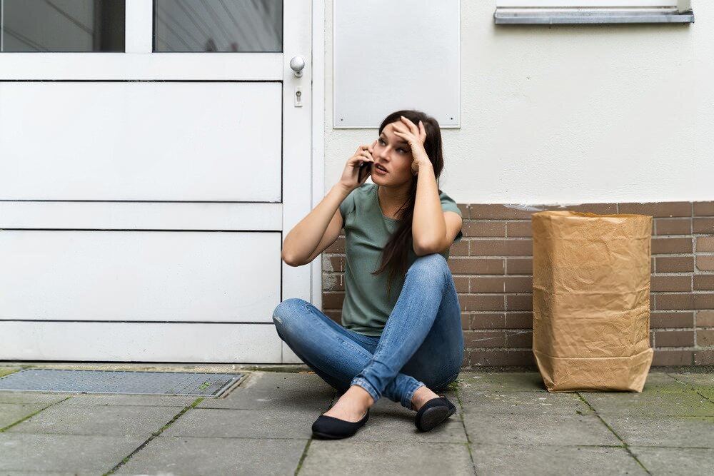 Emergency locked out locksmith service Los Angeles