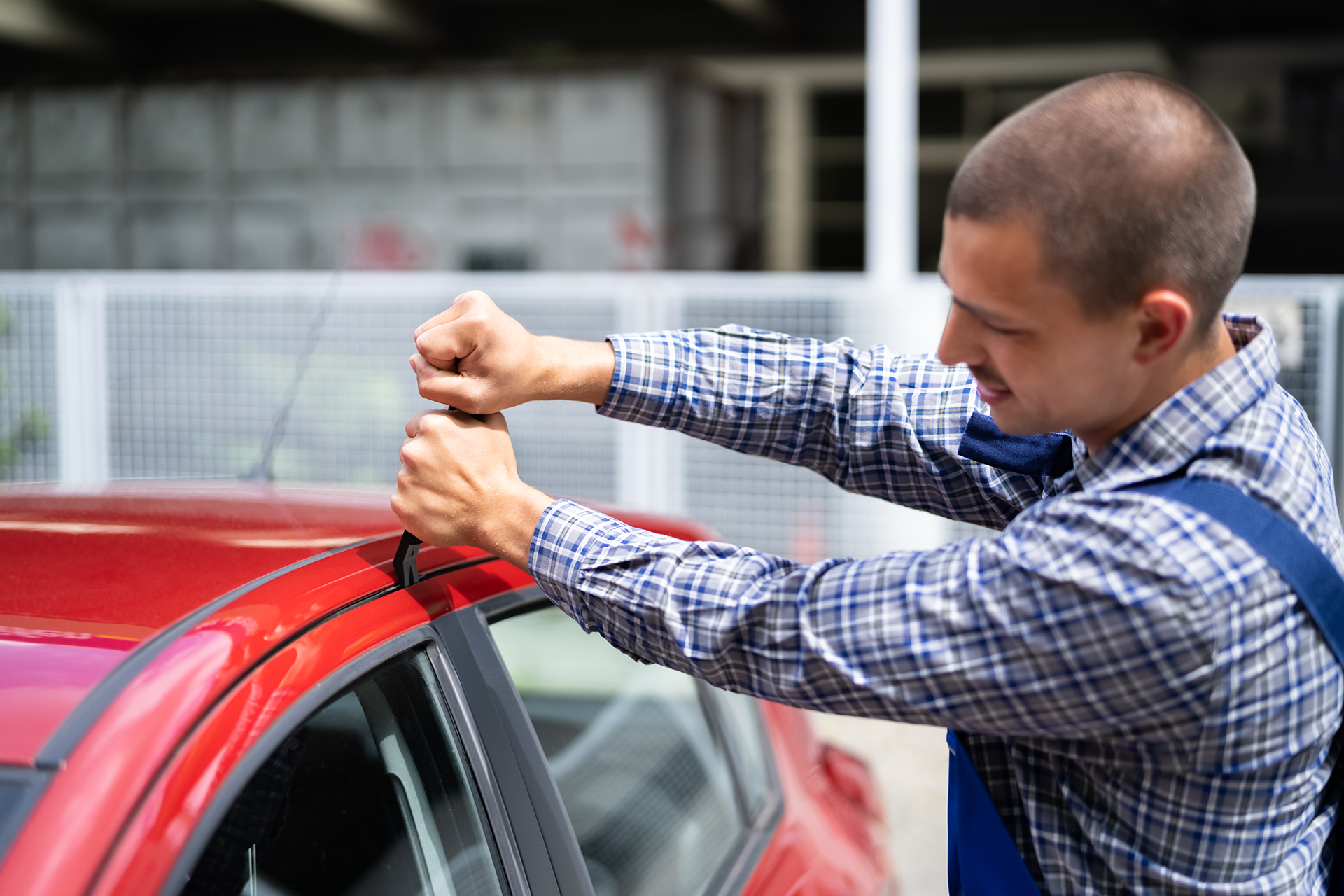 Automotive locksmith video