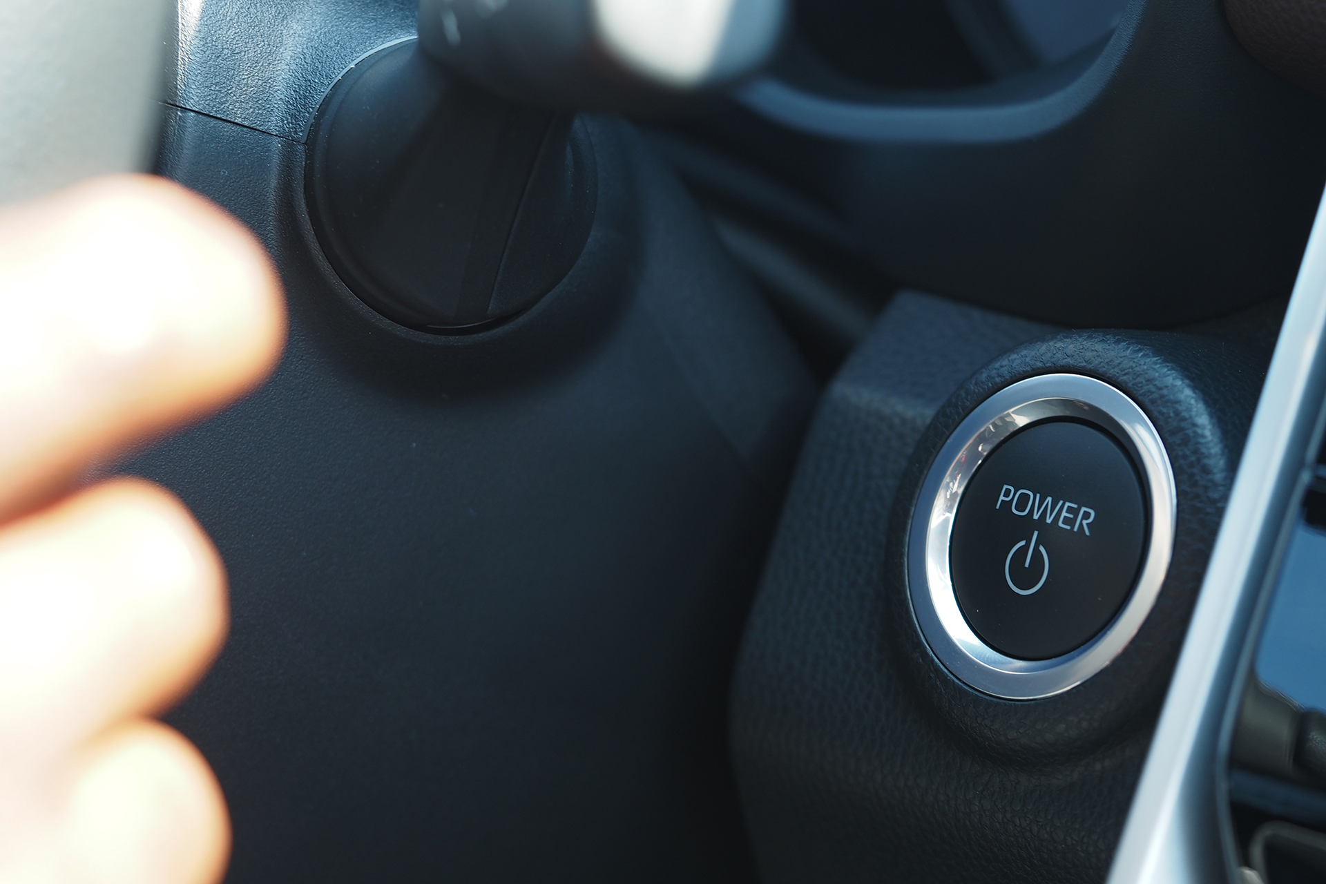 Why choose our automotive locksmith services